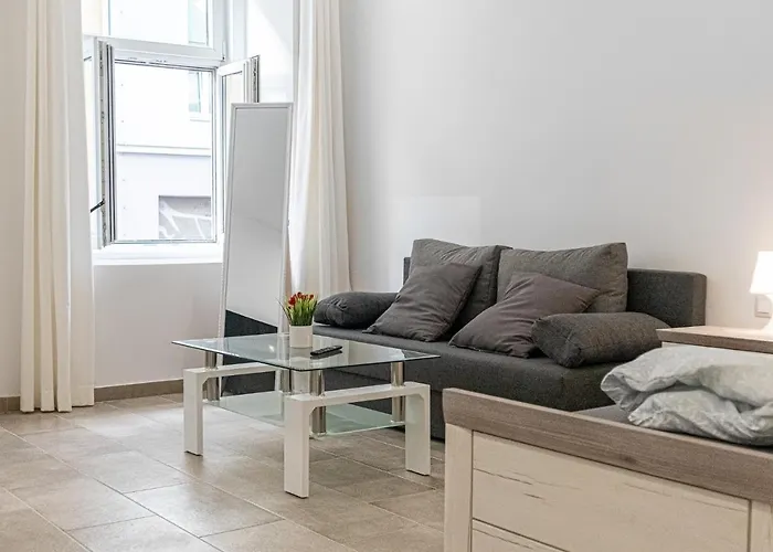9 Min From City Center - Beautiful Studio Near U1 Reumannplatz