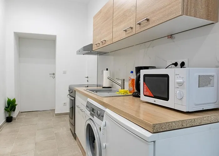 9 Min From City Center - Beautiful Studio Near U1 Reumannplatz