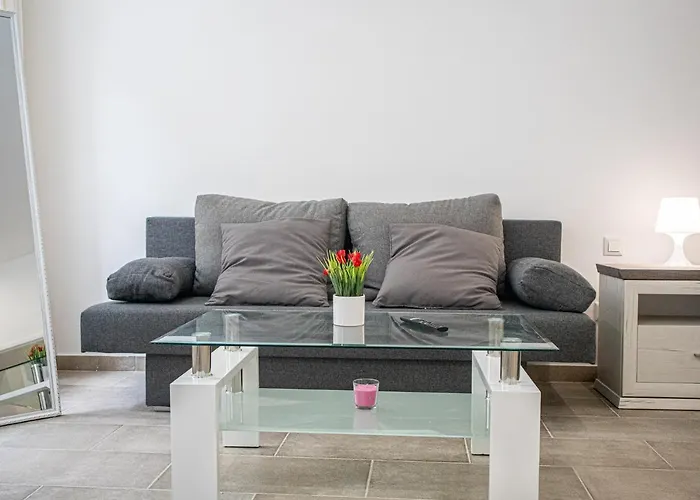 9 Min From City Center - Beautiful Studio Near U1 Reumannplatz